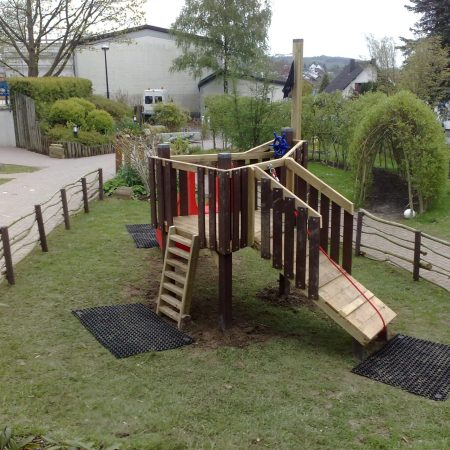 Dreieckturm "Pinguin"