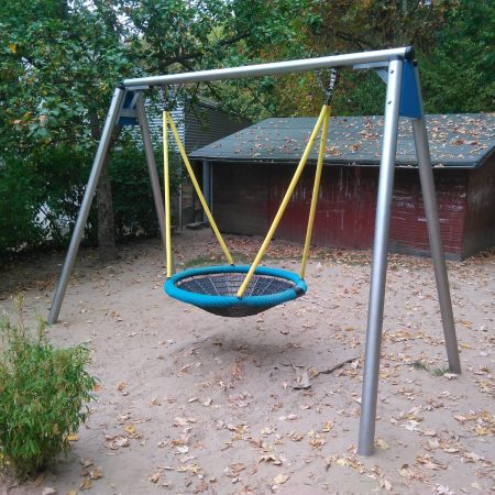 Nest-Schaukel