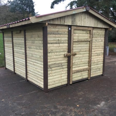 Gerätehaus mit Satteldach